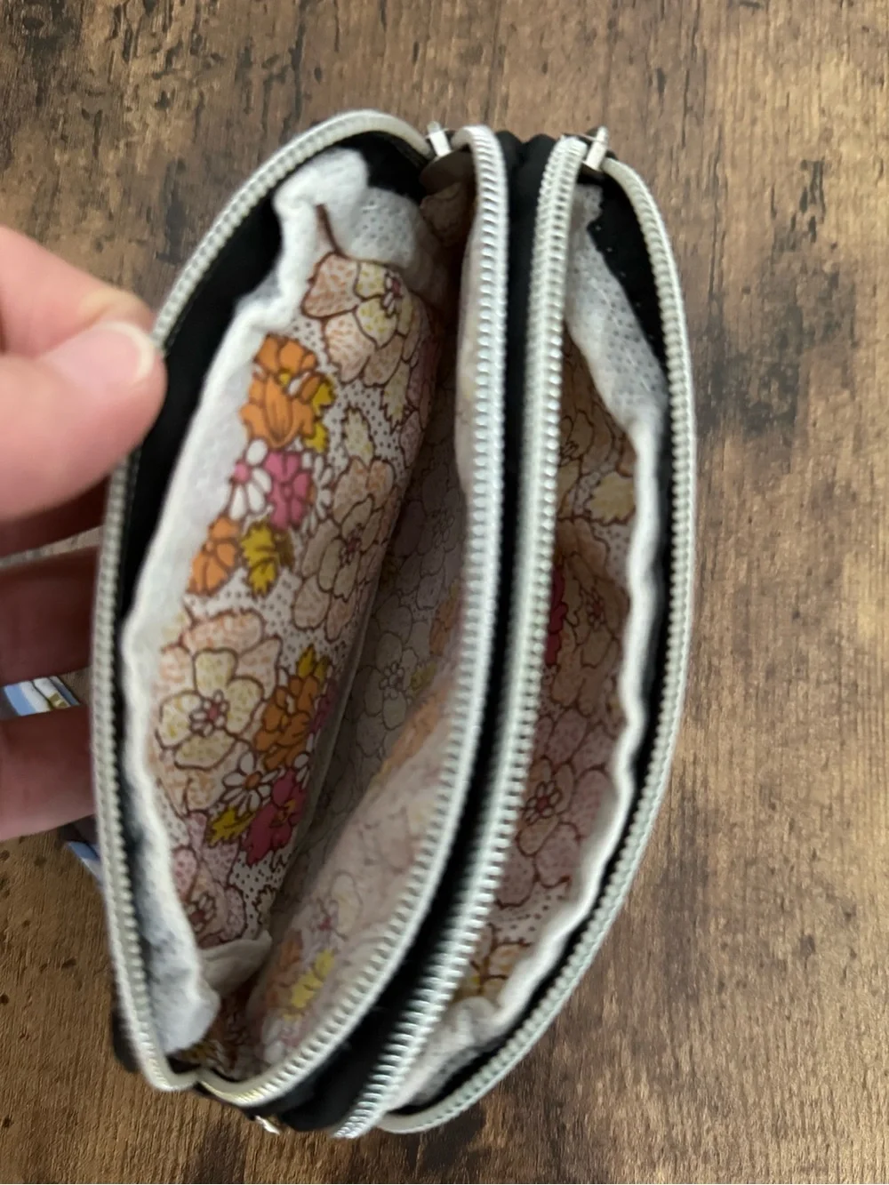 Lesportsac Brown Blue Patterned Wristlet - 3 pocket